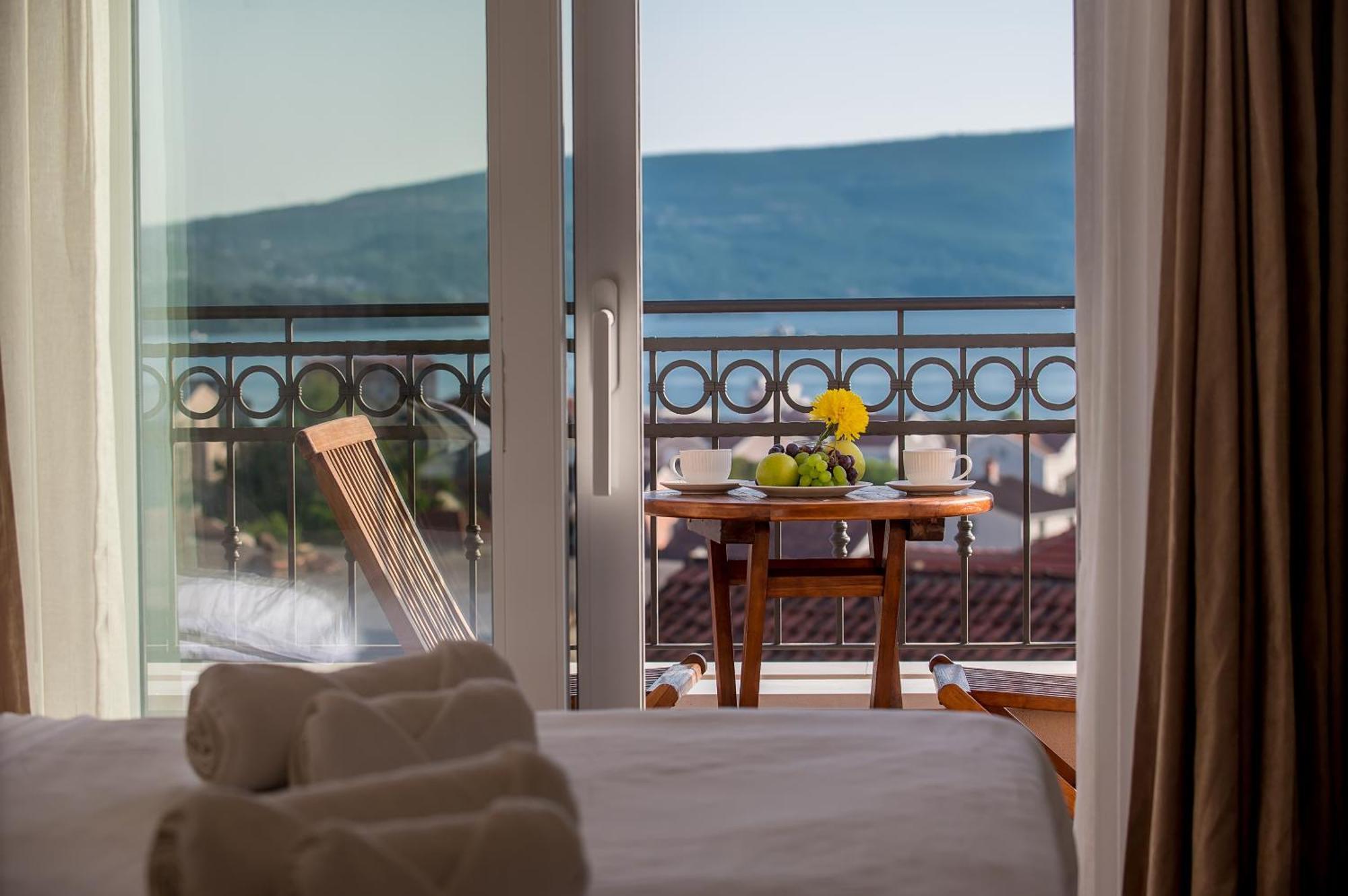 Luxury Apartments Ivanovic Tivat Exteriör bild