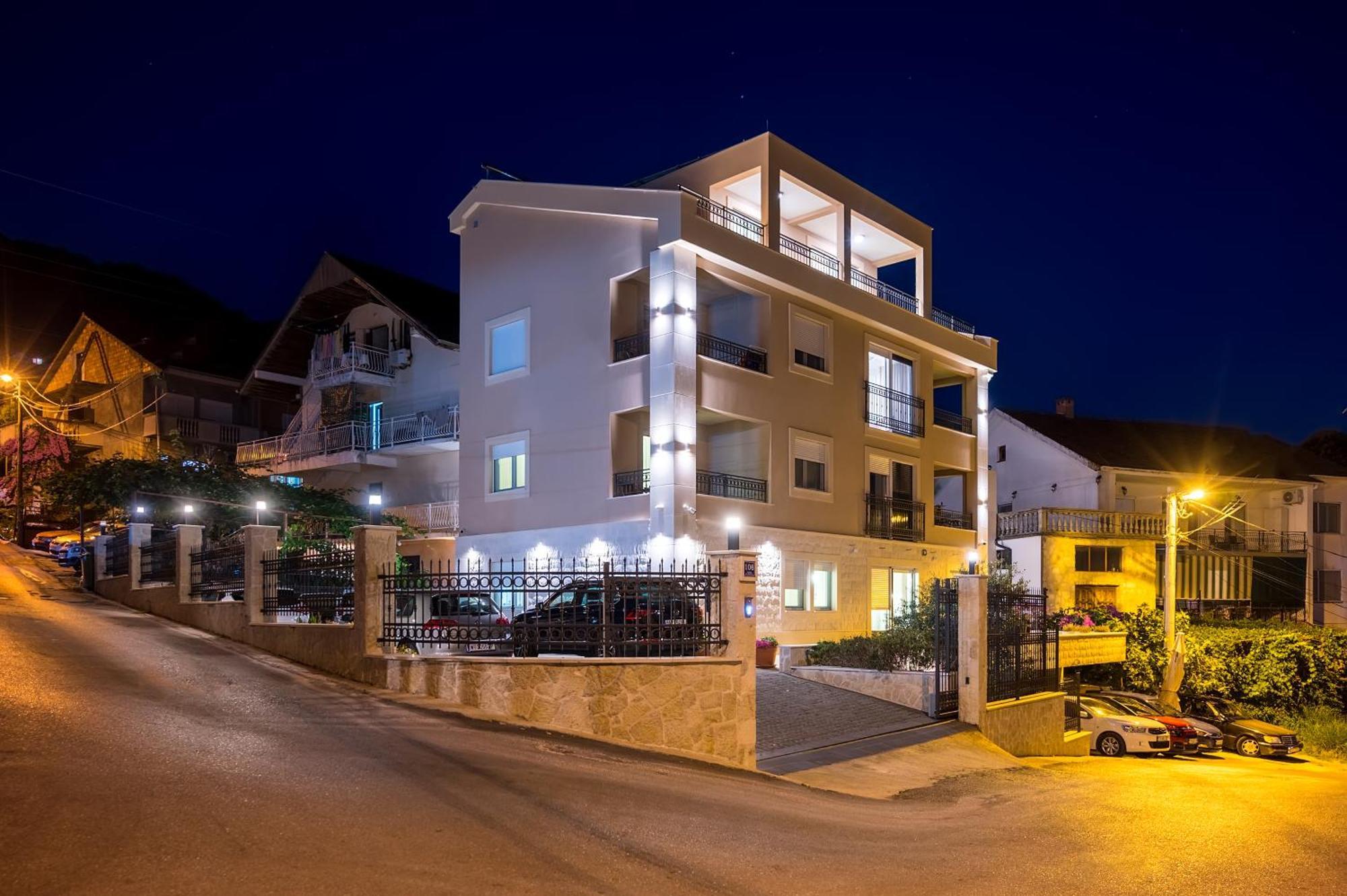 Luxury Apartments Ivanovic Tivat Exteriör bild