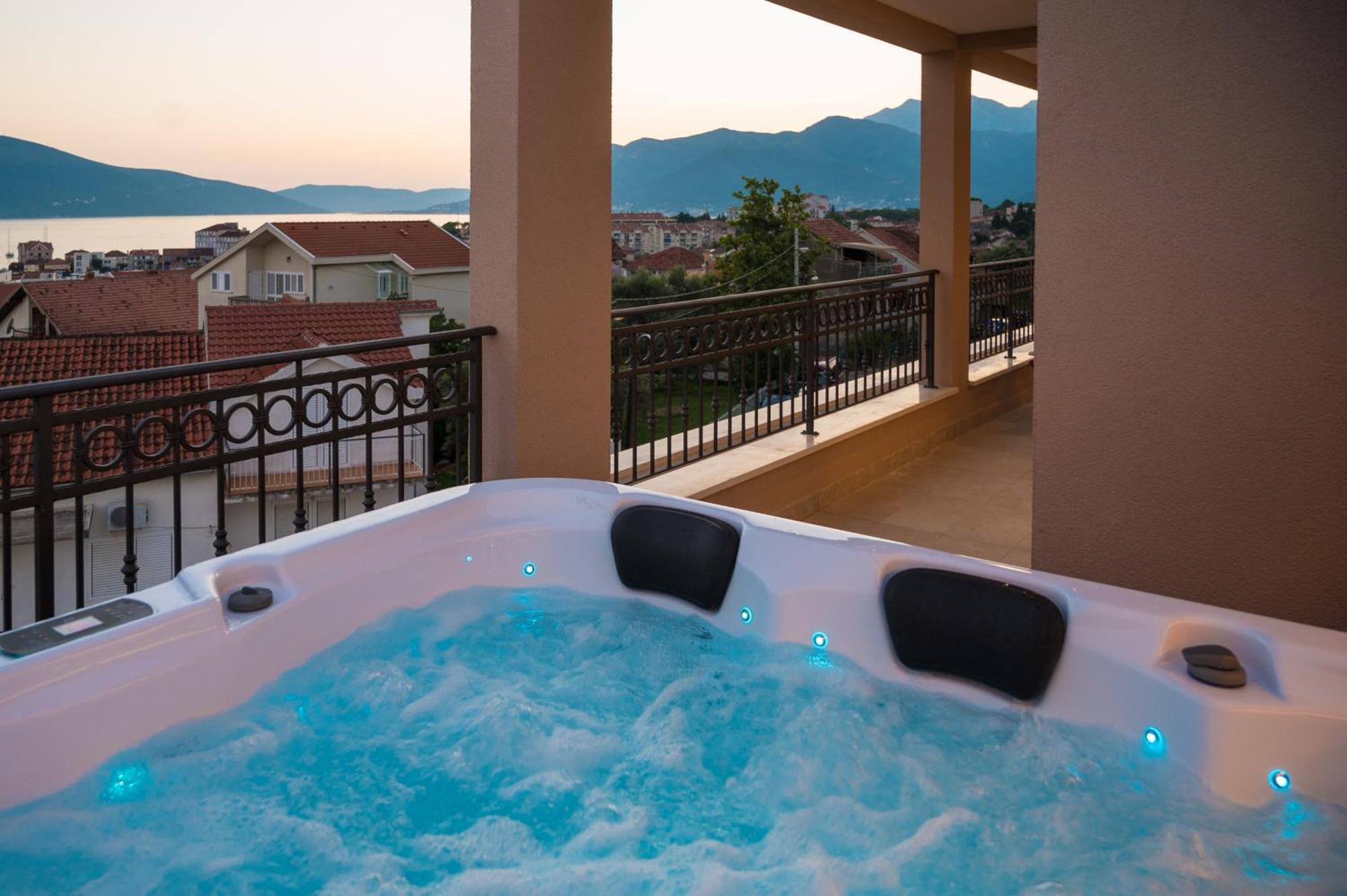 Luxury Apartments Ivanovic Tivat Exteriör bild